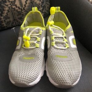 Nautica women’s slip on sneakers